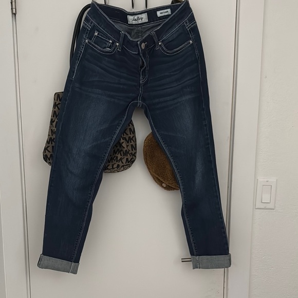 Daytrip Blue Ankle Cropped Jeans with Stretch - Picture 1 of 3